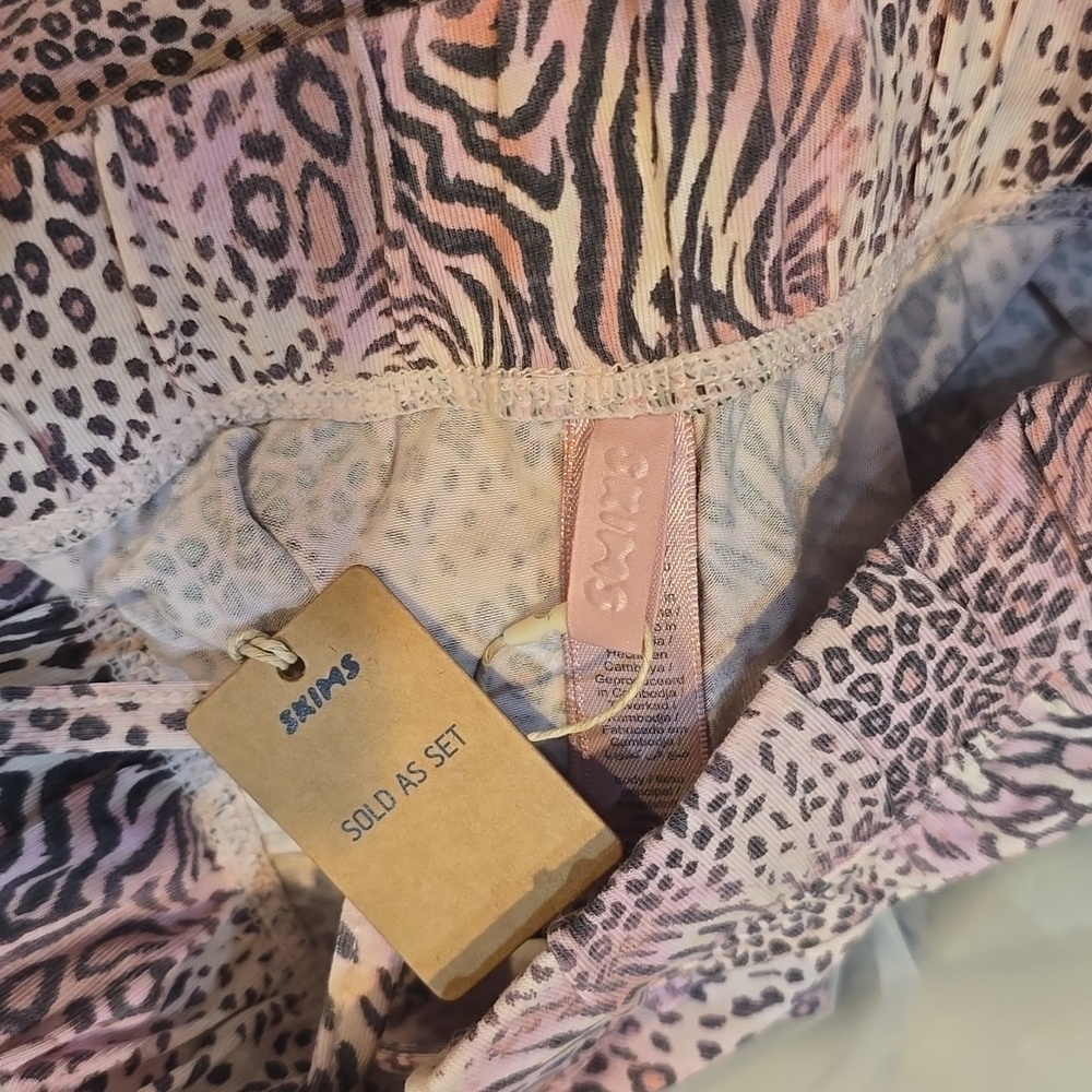 SKIMS Sleep Long Sleeve Button Up Set - Bloom Mini Multi Animal Print - Picture 10 of 12